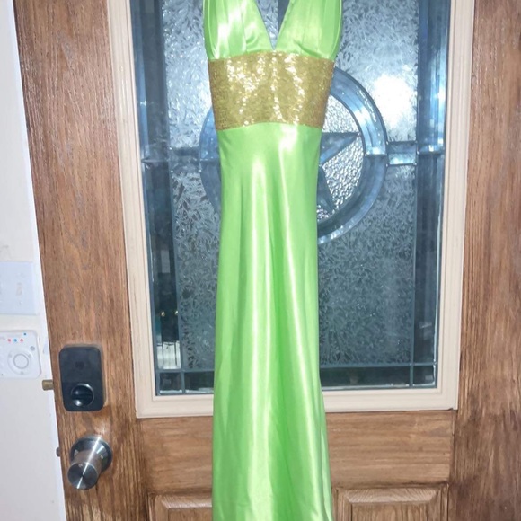 Prom/casual dresses - Picture 4 of 15